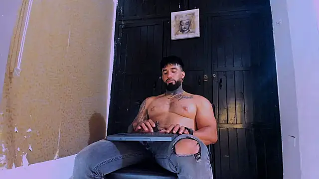 naugthy dominant online show from 10, 1, 2025