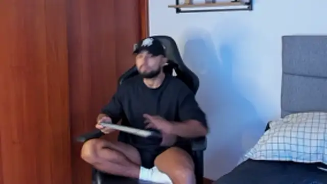 ethaanjones online show from 13, 10, 2025