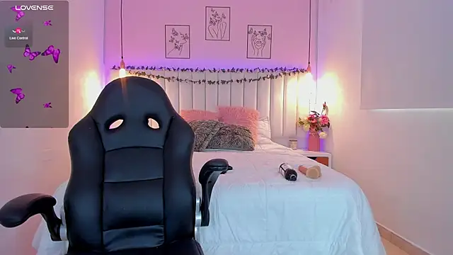 Snapshot of ivy_collins chatting on 29, 12, 2024 ivy collins online show from 29, 12, 2024