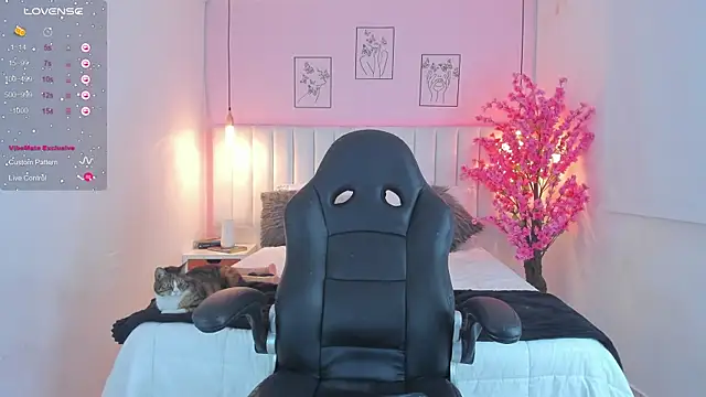 Snapshot of ivy_collins chatting on 22, 3, 2025 ivy collins online show from 22, 3, 2025