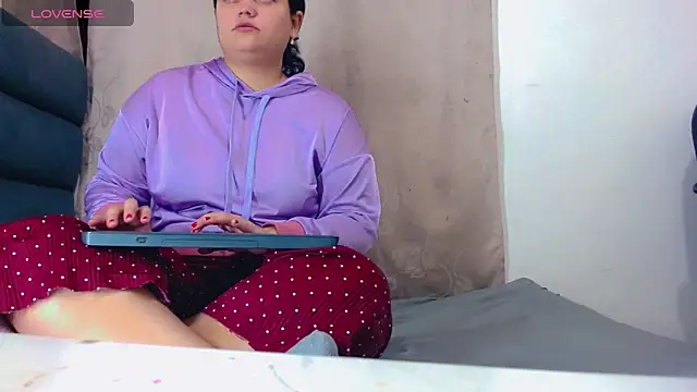 brunnette hot online show from 9, 1, 2026