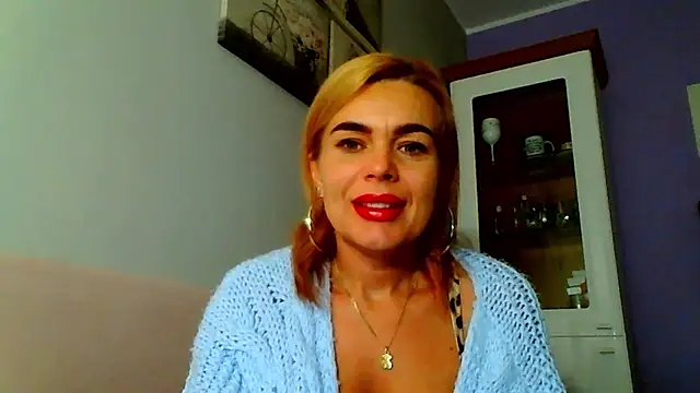 Snapshot of DESIREjenny chatting on 4, 12, 2024 DESIREjenny online show from 4, 12, 2024