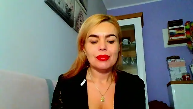 Snapshot of DESIREjenny chatting on 9, 12, 2024 DESIREjenny online show from 9, 12, 2024