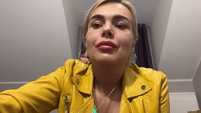 Snapshot of DESIREjenny chatting on 24, 1, 2025 DESIREjenny online show from 24, 1, 2025
