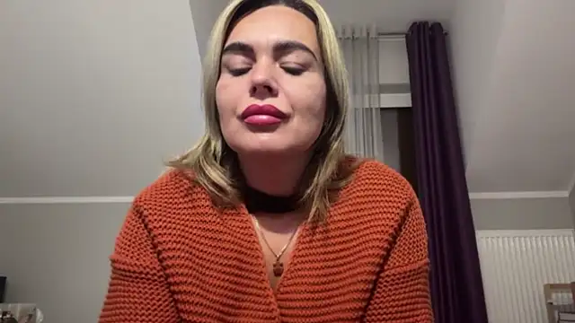 Snapshot of DESIREjenny chatting on 3, 10, 2025 DESIREjenny online show from 3, 10, 2025