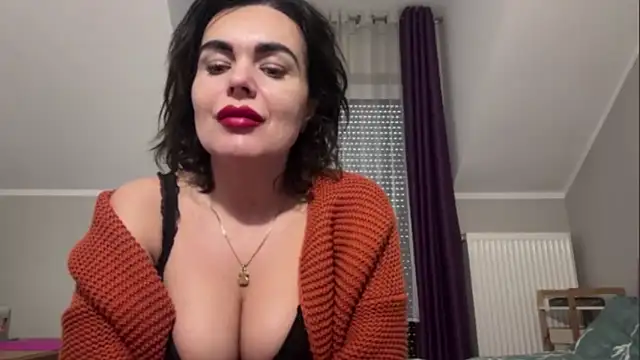 Snapshot of DESIREjenny chatting on 4, 12, 2025 DESIREjenny online show from 4, 12, 2025