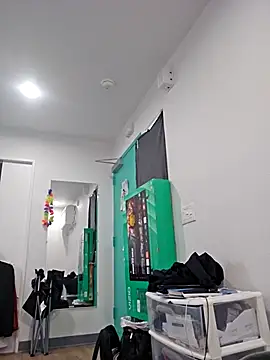 Iliketocooksquirt25 online show from 24, 11, 2025