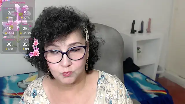 Snapshot of cataleya_mom chatting on 13, 2, 2025 cataleya mom online show from 13, 2, 2025