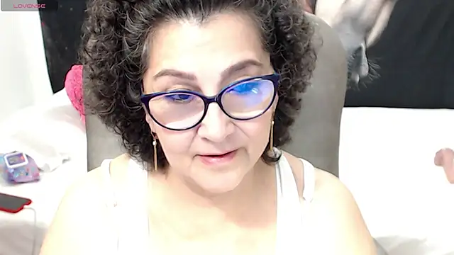 Snapshot of cataleya_mom chatting on 25, 2, 2025 cataleya mom online show from 25, 2, 2025