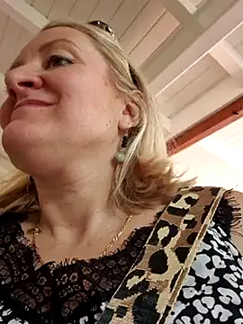 Snapshot of lady_charlyne chatting on 15, 1, 2025 lady charlyne online show from 15, 1, 2025