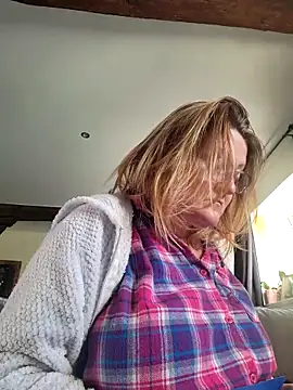 Snapshot of lady_charlyne chatting on 25, 11, 2025 lady charlyne online show from 25, 11, 2025