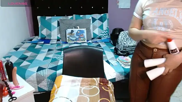Snapshot of soniafuckboobs chatting on 5, 2, 2025 soniafuckboobs online show from 5, 2, 2025