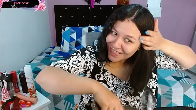 Snapshot of soniafuckboobs chatting on 6, 2, 2025 soniafuckboobs online show from 6, 2, 2025