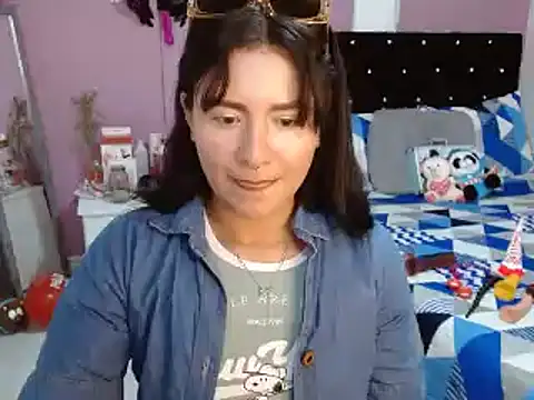 Snapshot of soniafuckboobs chatting on 4, 3, 2025 soniafuckboobs online show from 4, 3, 2025