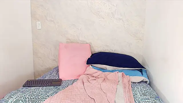 Snapshot of sofi_balvin chatting on 14, 2, 2025 sofi balvin online show from 14, 2, 2025