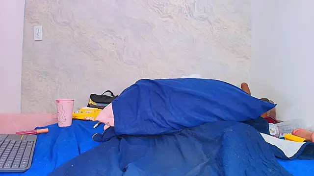 Snapshot of sofi_balvin chatting on 11, 3, 2025 sofi balvin online show from 11, 3, 2025