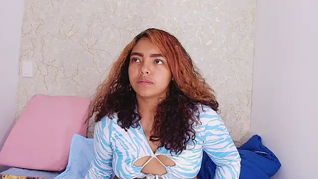 Snapshot of sofi_balvin chatting on 4, 10, 2025 sofi balvin online show from 4, 10, 2025