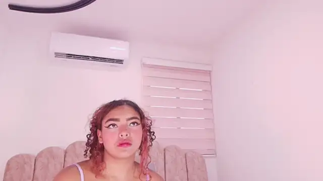 Snapshot of sofi_balvin chatting on 13, 6, 2026 sofi balvin online show from 13, 6, 2026