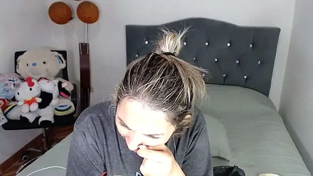 Chantal hott online show from 10, 2, 2026