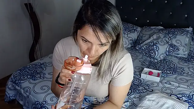 Snapshot of Chantal_hott chatting on 28, 7, 2026 Chantal hott online show from 28, 7, 2026
