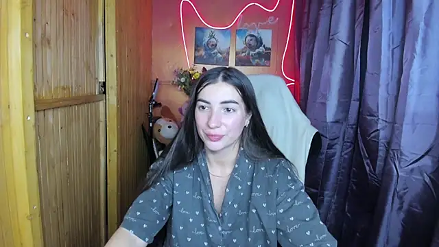 Snapshot of Fiery_Brunette_ chatting on 24, 12, 2024 Fiery Brunette online show from 24, 12, 2024