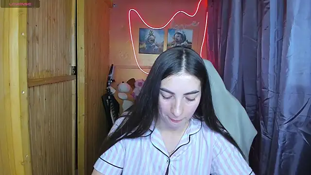 Snapshot of Fiery_Brunette_ chatting on 18, 2, 2025 Fiery Brunette online show from 18, 2, 2025