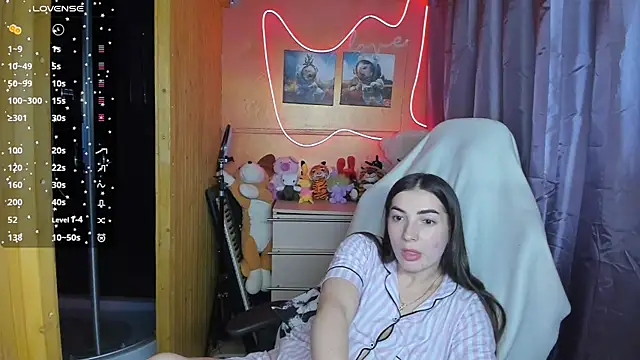 Snapshot of Fiery_Brunette_ chatting on 27, 2, 2025 Fiery Brunette online show from 27, 2, 2025