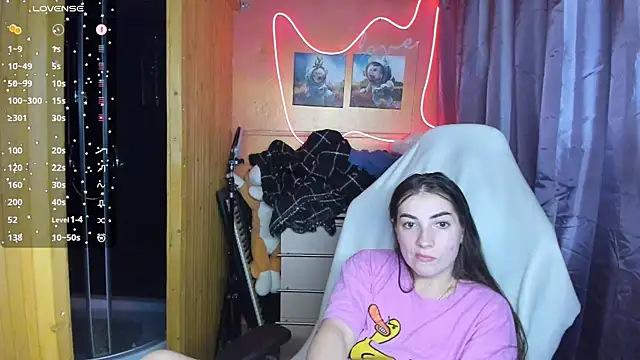 Snapshot of Fiery_Brunette_ chatting on 4, 3, 2025 Fiery Brunette online show from 4, 3, 2025