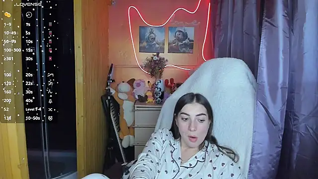 Snapshot of Fiery_Brunette_ chatting on 12, 3, 2025 Fiery Brunette online show from 12, 3, 2025