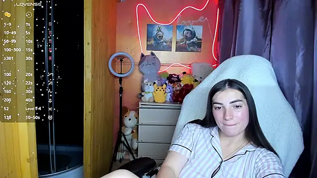 Snapshot of Fiery_Brunette_ chatting on 3, 10, 2025 Fiery Brunette online show from 3, 10, 2025