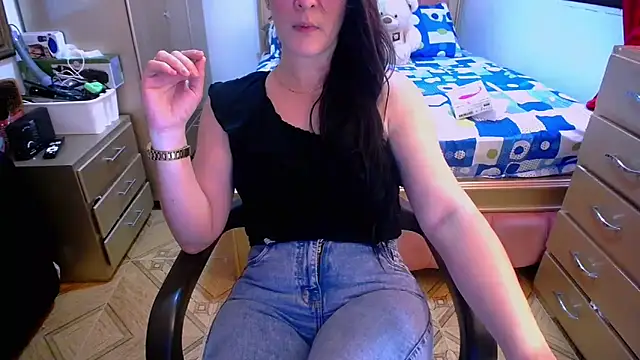BitterMomXxx online show from 13, 2, 2025