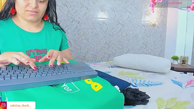 sabrina shark  online show from 5, 12, 2025