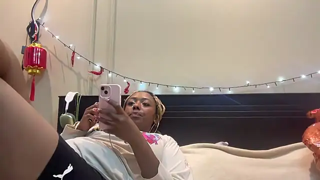 ChocolateCakeQueen online show from 16, 2, 2025