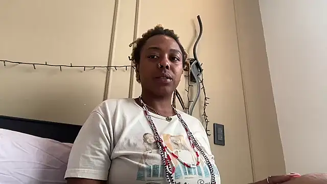 ChocolateCakeQueen online show from 11, 3, 2025