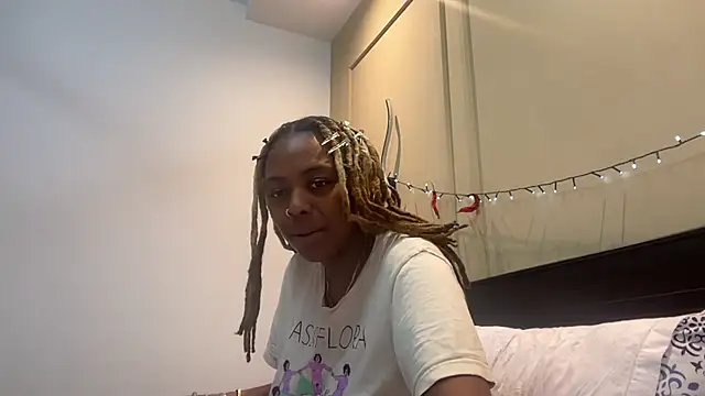 ChocolateCakeQueen online show from 16, 3, 2025