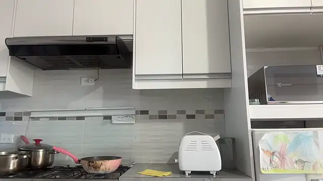 ChocolateCakeQueen online show from 11, 9, 2025