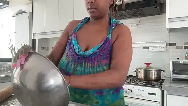 ChocolateCakeQueen online show from 15, 9, 2025