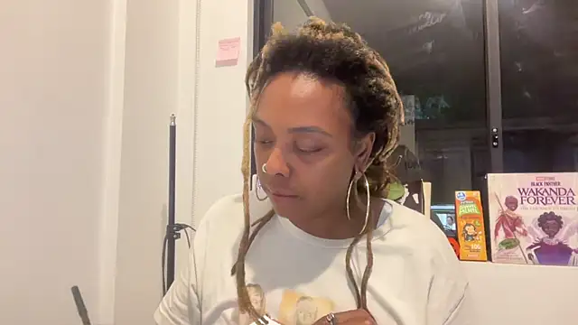 ChocolateCakeQueen online show from 26, 9, 2025