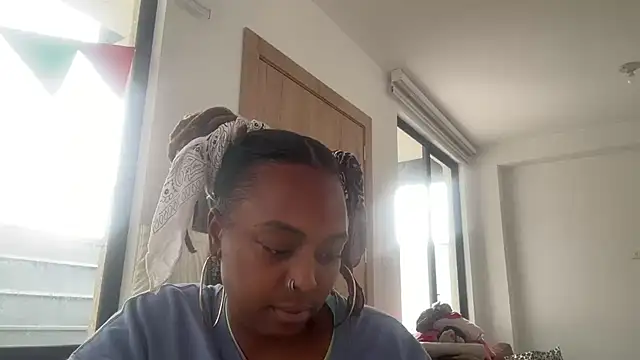 ChocolateCakeQueen online show from 24, 10, 2025