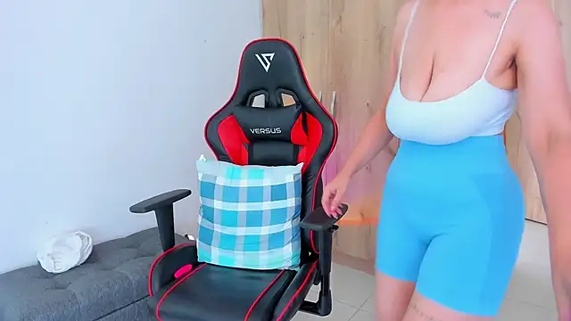  amanda seyfried19 online show from 9, 4, 2026