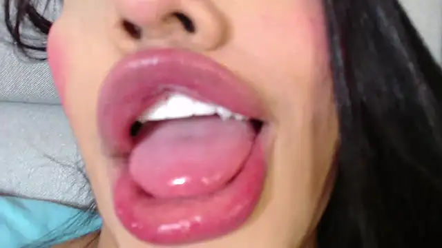 Snapshot of emily_brontee_ chatting on 10, 12, 2024 emily brontee online show from 10, 12, 2024