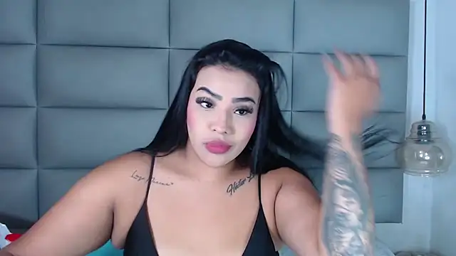 Snapshot of emily_brontee_ chatting on 4, 1, 2025 emily brontee online show from 4, 1, 2025