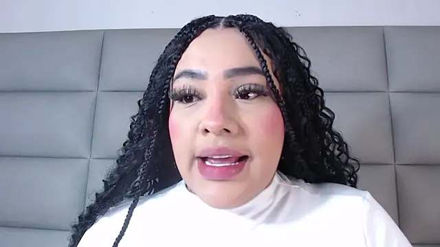 Snapshot of emily_brontee_ chatting on 6, 1, 2025 emily brontee online show from 6, 1, 2025