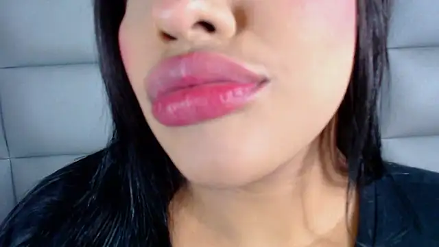 Snapshot of emily_brontee_ chatting on 18, 2, 2025 emily brontee online show from 18, 2, 2025