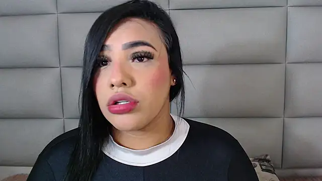 Snapshot of emily_brontee_ chatting on 6, 3, 2025 emily brontee online show from 6, 3, 2025