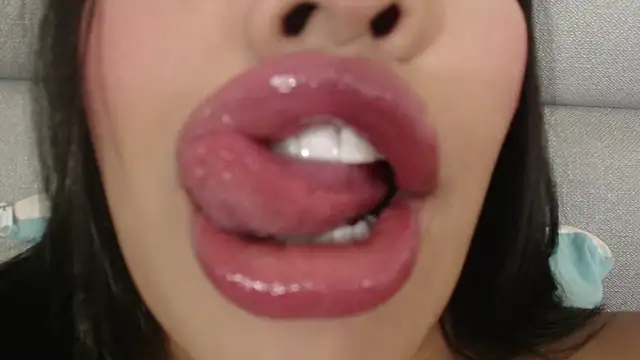 Snapshot of emily_brontee_ chatting on 11, 3, 2025 emily brontee online show from 11, 3, 2025