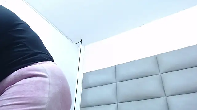 Snapshot of emily_brontee_ chatting on 18, 10, 2025 emily brontee online show from 18, 10, 2025