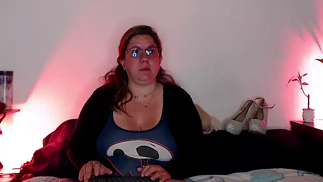 katie joness  online show from 10, 10, 2025