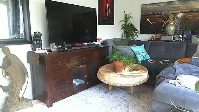 CeceilaMoon online show from 17, 11, 2025