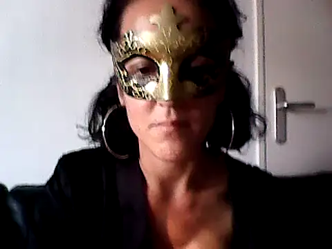 Snapshot of Masquegirlmysterious chatting on 2, 10, 2025 Masquegirlmysterious online show from 2, 10, 2025